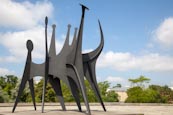 Neue Nationalgalerie, Berlin Germany Sculpture “Têtes Et Queue” By Alexander Calder