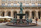 Thumbnail image of Hygieia Fountain in courtyard at Rathaus, Hamburg, Germany