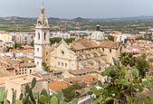 Thumbnail image of view over city with the Collegiate Basilica of Santa Maria (Iglesia Colegial Basilica de Santa Maria